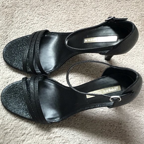 NWOB Audrey Brooke Jeana Shimmer Sandals 11M - Picture 5 of 8